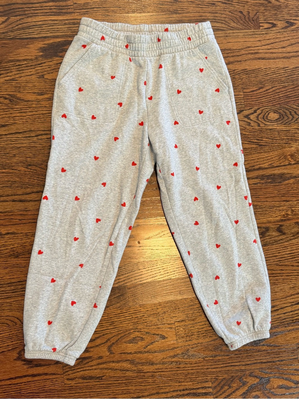 Women’s Colsie Gray Sweatpants with Red Heart Print medium
